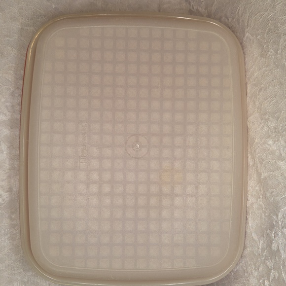 Tupperware: Marinade Container - Picture 5 of 13